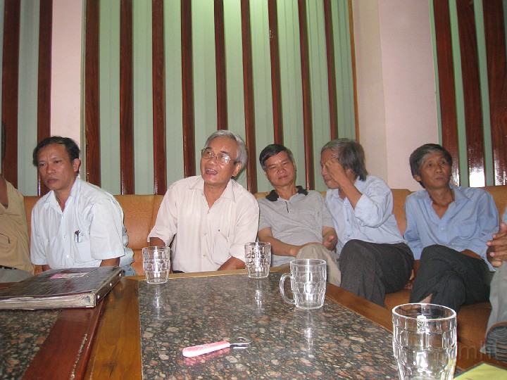 Mai Huong voi Thay Co Quan Thay Sinh_IMG_0080.jpg